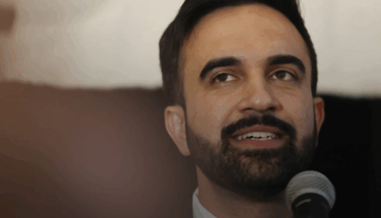 Lee más sobre el artículo La medialuna en Nueva York: llega el primer alcalde islámico