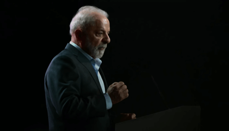 Lee más sobre el artículo Lula promulgó una ley que prohíbe el uso de lenguaje inclusivo en la administración pública