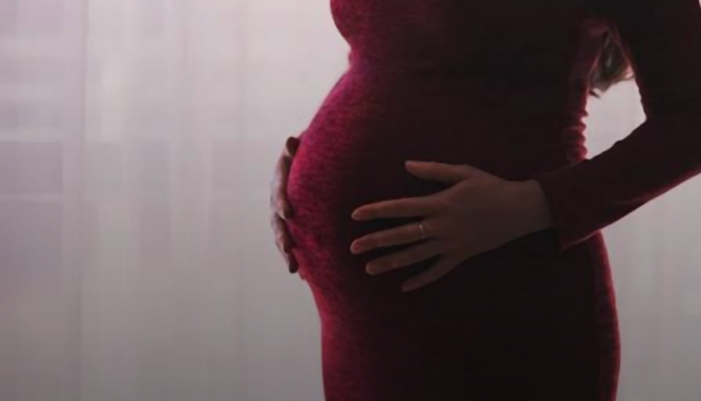 Lee más sobre el artículo Madrid reconoce lo evidente: un hijo ya es familia antes de nacer