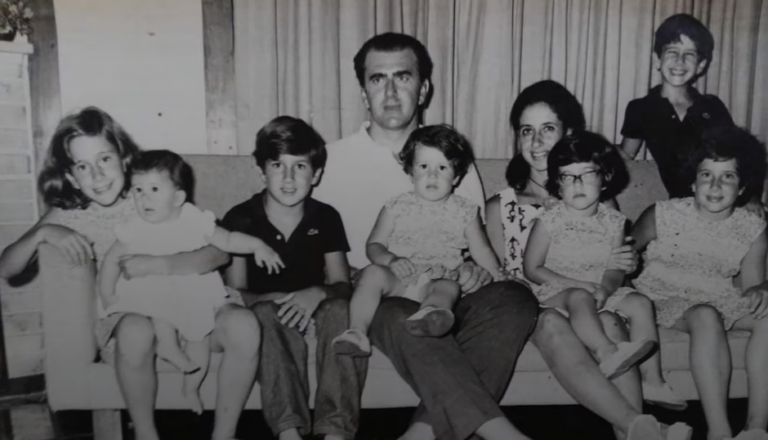 Lee más sobre el artículo Sacheri, el profesor católico asesinado por el ERP de un disparo a la cabeza frente a su esposa y sus siete hijos
